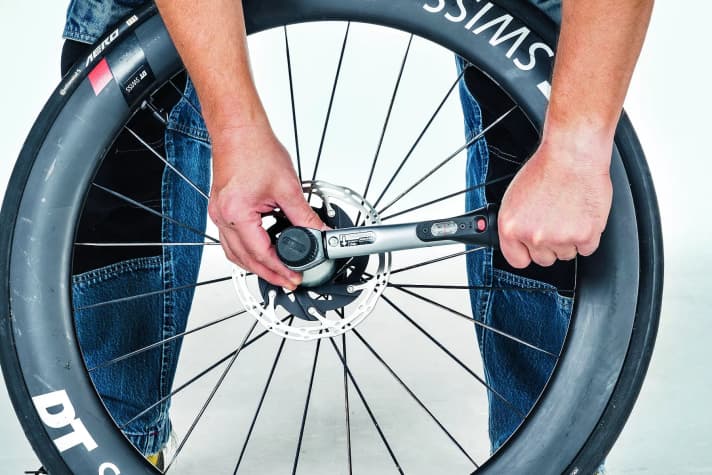 Campagnolo, Shimano und SRAM verwenden einen einheitlichen Lockring zur Befestigung der Bremsscheibe.