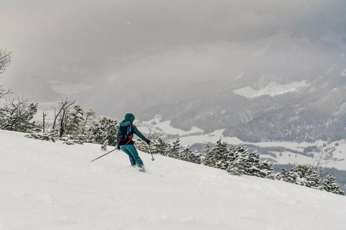 Naturverbunden: Die Radsportlerin liebt die Berge – und genießt nach getaner Trainingsarbeit die Abfahrt im Tiefschnee.