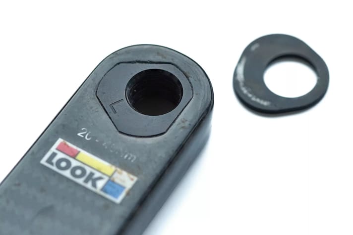 The reversible insert in the eye of the SRM/Look crank allows easy adjustment of the crank length.