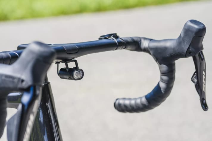 The front light from Lightskin and the rear light from Lupine integrated into the seat stays are included as standard.