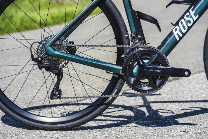 As you can see, you can't see anything. The Reveal Plus is only recognisable as an e-road bike at second glance.