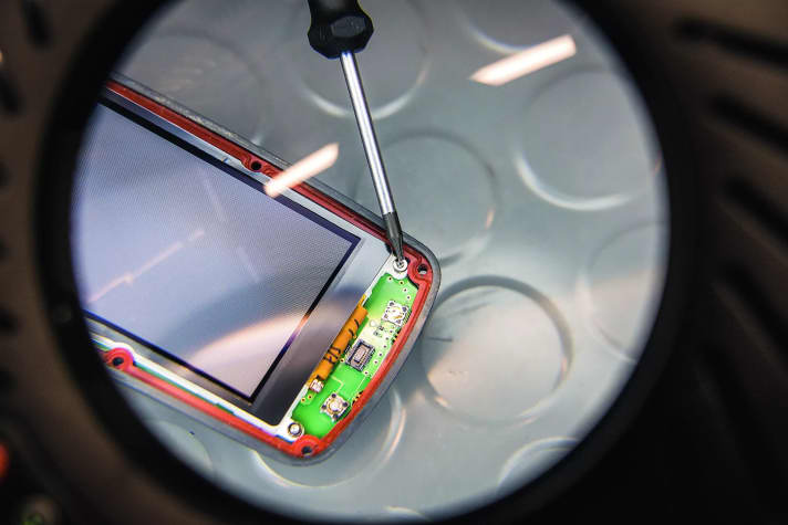 4. dismantle the display
