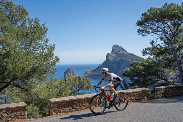 Kurbeln zum Cap: Die schönste Sackgasse der Welt? Zum Cap ­Formentor muss auf ­Mallorca jeder mal ­ge­radelt sein.
