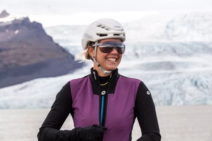 Die neue Assos Mille GT Hashoogi S11 Winterjacke kommt mit einigen Eigenschaften, die bei Kälte und Nässe schützen sollen.