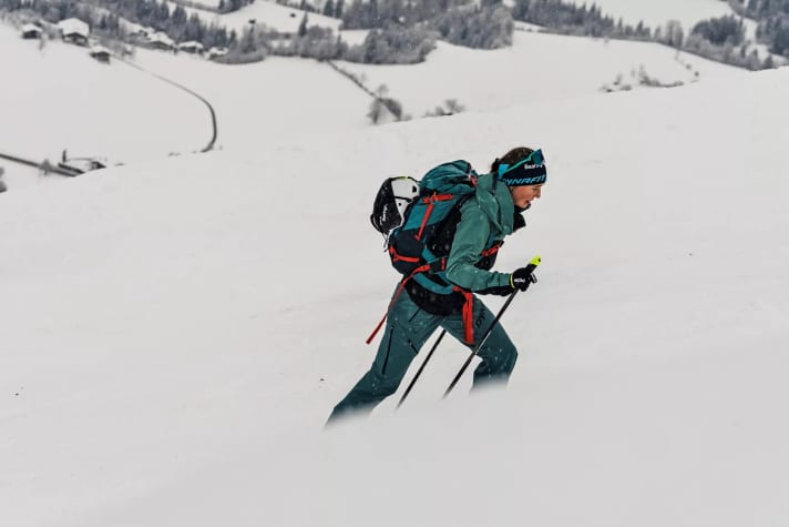 Progressiste : Antonia Niedermaier adore le ski-alpinisme, elle aime s'entraîner seule, comme ici sur sa montagne locale, l'Unterberghorn.