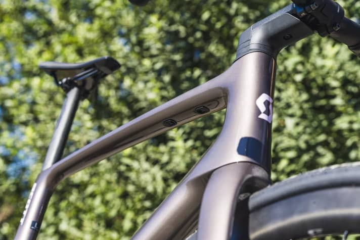 Jusqu'à présent, le vélo de course marathon Addict de Scott a toujours fait partie des représentants les plus sportifs de sa catégorie.