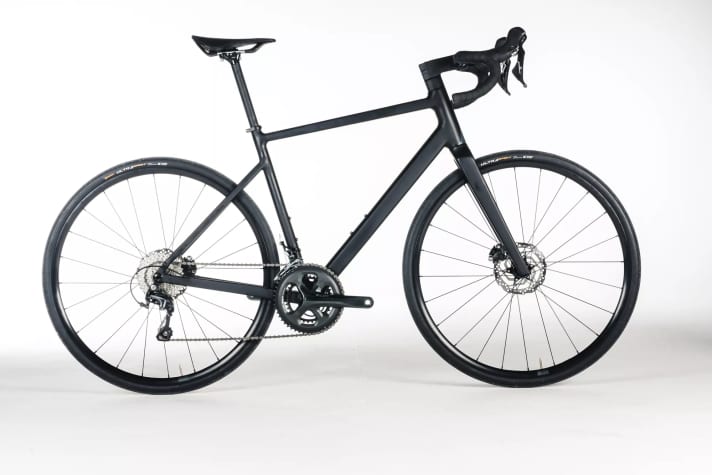 At 1299 euros, the Rose Blend Road was the cheapest road bike in the 2024 TOUR test