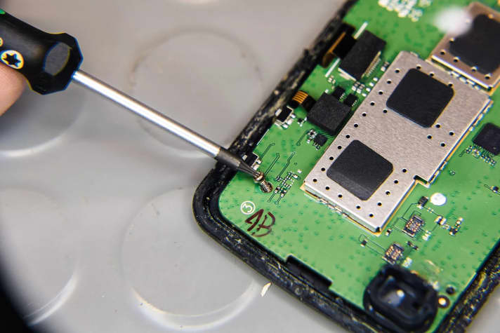 3. dismantle the circuit board