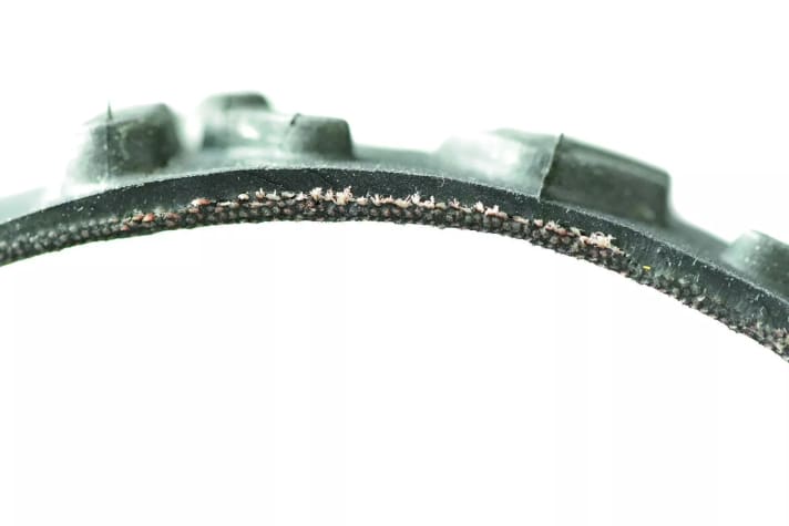 G-One RX Pro on average: Fine carcass plus a protective layer result in sufficient puncture protection.