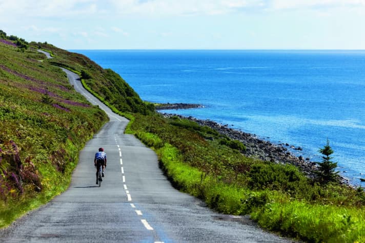 Achterbahnfahrt: Die Küstenstraße im Süden von Arran ist ein Fest für die Sinne.