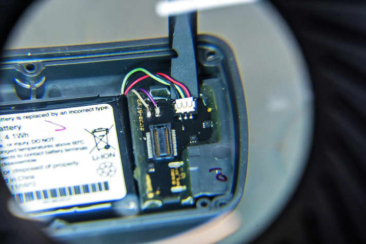 10. Akku-Verkabelung trennen