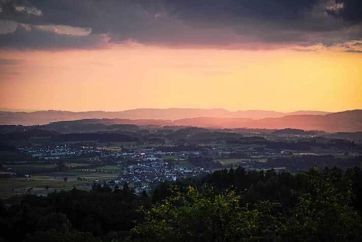 Atmospheric: The twilight creates a motivating play of colours.