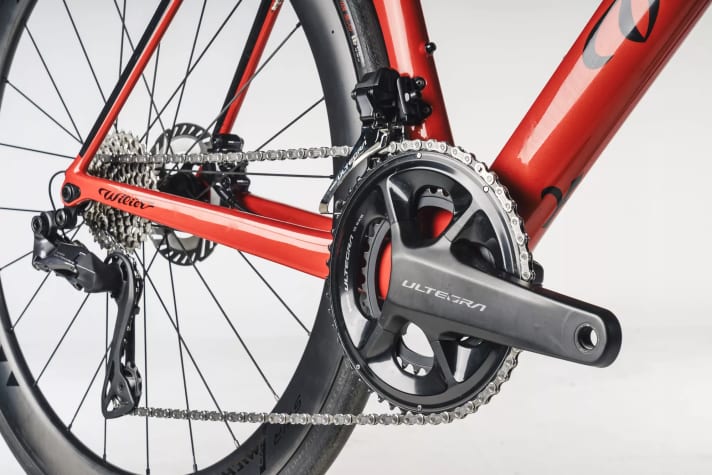 Mit glatt 7000 Euro markiert das Wilier mit Shimanos Ultegra-Komponenten die preisliche Obergrenze unseres Testfeldes.