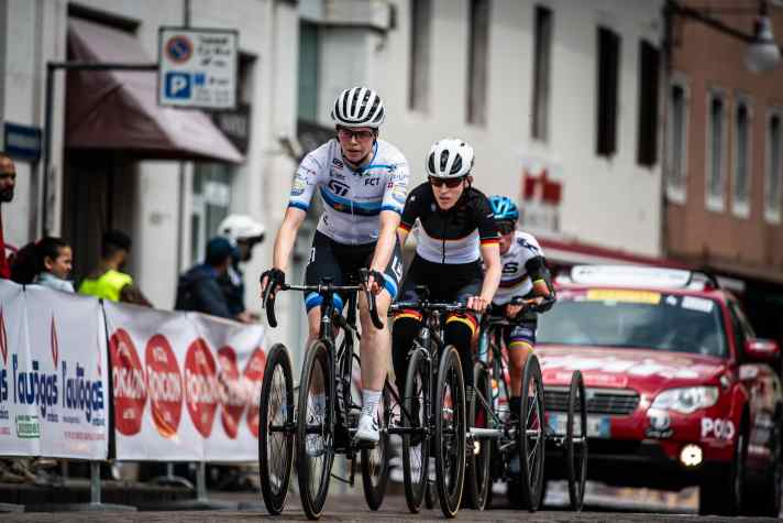 Jana Majunke dans la course sur route de la classe T2 / Photo : Drew Kaplan / DBS