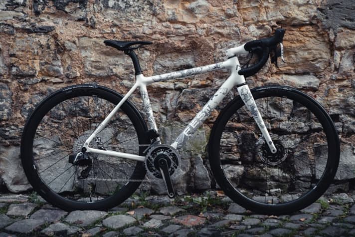 A picture of a racing bike: Festka Scalatore in Franz Kafka design 