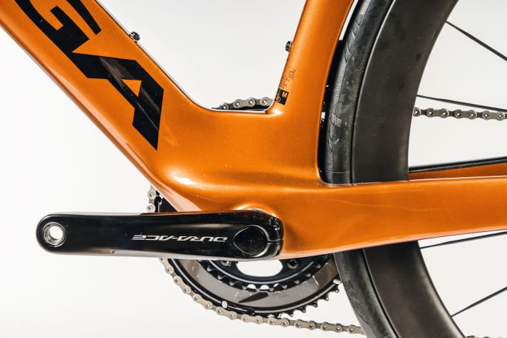 30 millimetre wide tyres make maximum use of the space in the frame and fork