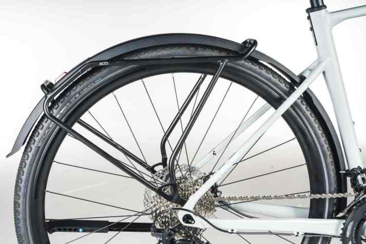 Cube detail: mudguards should be wide and long enough to provide good protection. On the Nuroad, the tyre is only just covered.