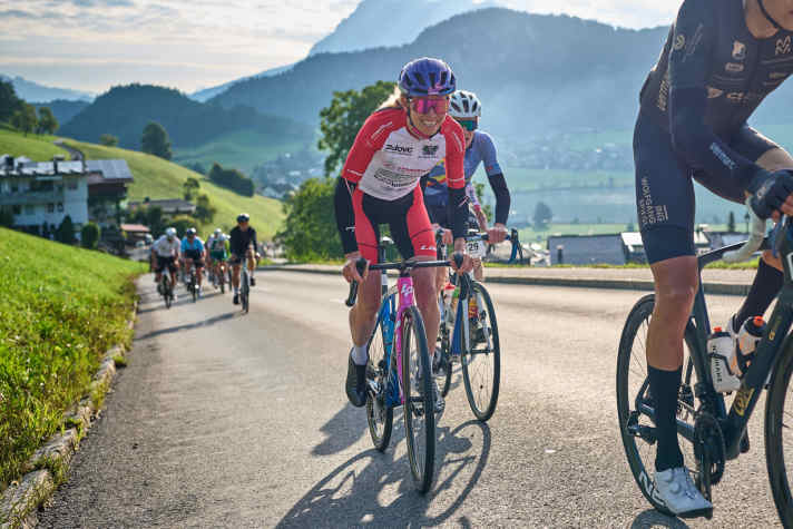 En tête : Monika Fritz a été la plus rapide dans un peloton de femmes qui comptait de nombreux participants