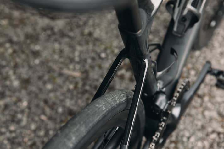 Tyres up to 38 mm wide fit into the frame of the new LIV Avail - and mudguards.