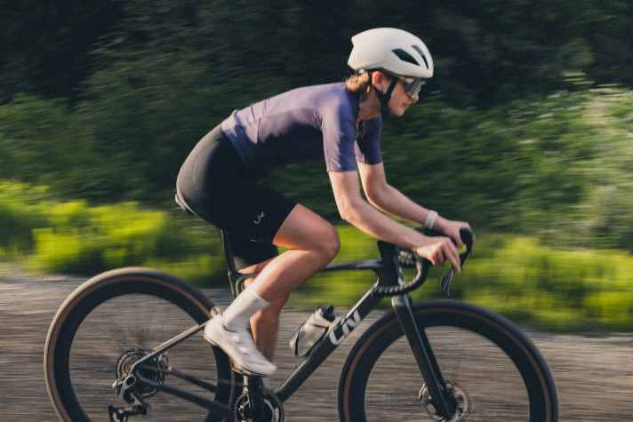 Rapide et élégant : le nouveau vélo de gravel Liv Race.