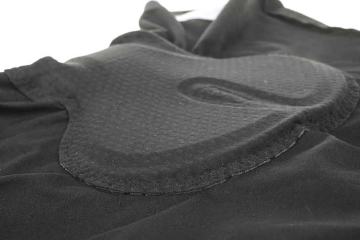 Plüschig-dick war gestern. Moderne Polster für lange Strecken sind deutlich dünner und druckstabiler - das sorgt auch auf Dauer für hohen Komfort