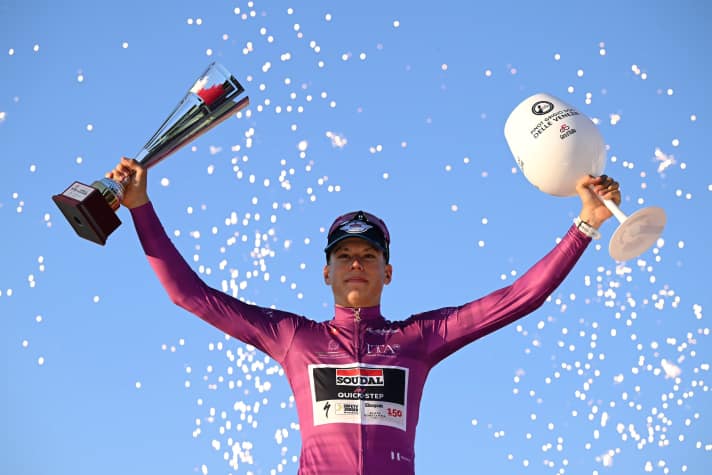 Paul Magnier, âgé de seulement 22 ans, arrive à Hambourg fort de ses trois victoires d'étape remportées cette année au Giro d'Italia