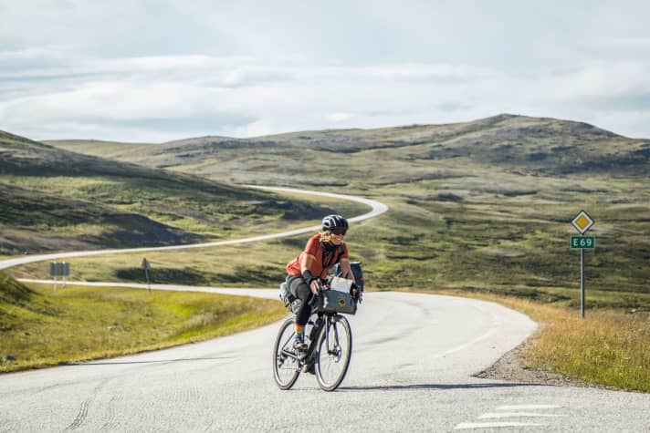 With the destination of the North Cape right before her eyes, Sara swings through the final bends