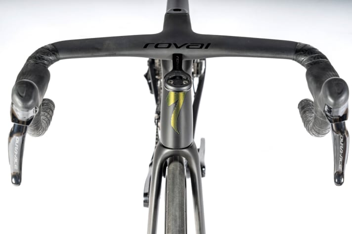 Un flocon plat : le cockpit de la propre marque Roval a joué un rôle décisif dans le fait que le SL8 se retrouve à 209 watts dans la soufflerie.