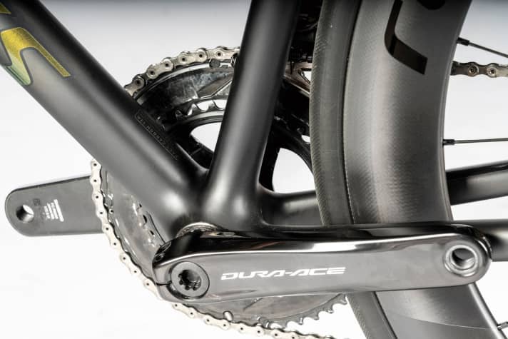 Bestwerte: Trotz seines geringen ­Gewichts ist der Rahmen in Gabel, Lenkkopf und Tret­lager extrem steif.