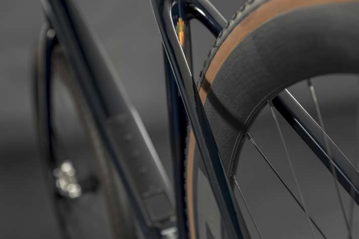 Tight box: The rear triangle cannot tolerate wider tyres than the 40 mm tyres fitted