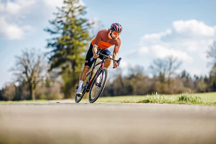 The Vitus Venom is a kind of hybrid of endurance and gravel bike