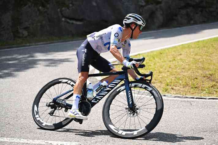 Pas de changement : l'équipe Movistar reste fidèle au Canyon Aeroad équipé de SRAM et Zipp.