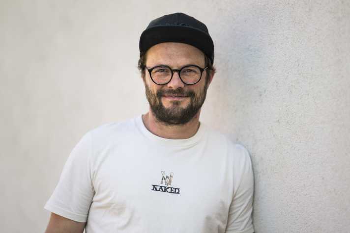 L'expert Flo Pflanzl de Naked Optics : "La plupart des lunettes de sport ne sont pas détruites par des chutes, mais par un mauvais entretien".