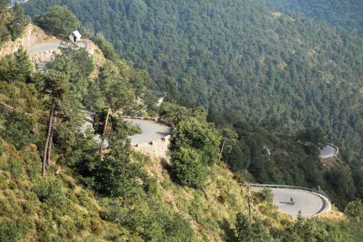 Legendärer Kurventraum in ­ Küstennähe: Die Serpentinen des Col de Turini