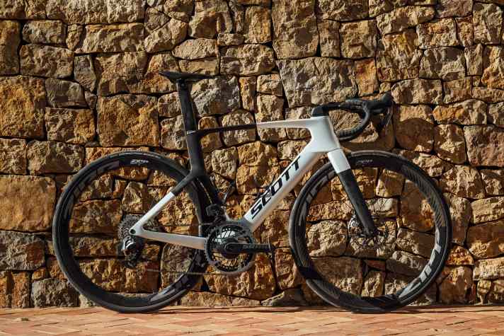 Du matériel entièrement nouveau : le Scott Foil de la NSN Cycling Team