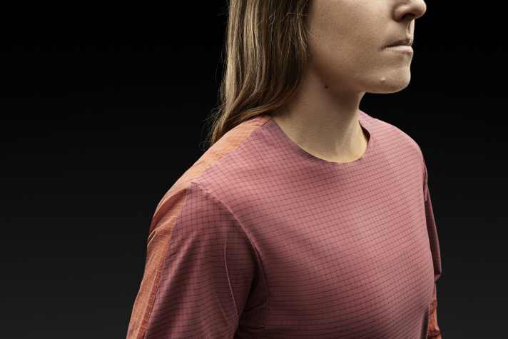 Outre les aspects aérodynamiques, la nouvelle collection met l'accent sur la durabilité et la liberté de mouvement.