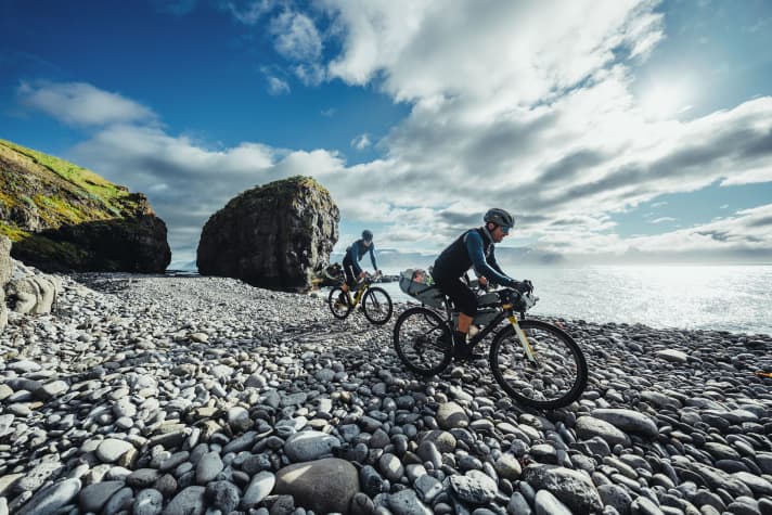 The Kjaransbraut "road" (day 7) is only passable in this section at low tide. The first few metres are still rideable, but soon the bikes have to be carried