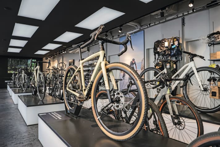 Volles Haus: Das Rose-Sortiment drängt sich im Münchener Store.