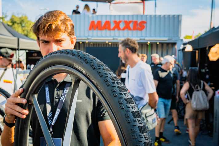 With an ever-increasing choice of tyres and wheels, the conditions for the 32-inch size to become mainstream have long since been in place.