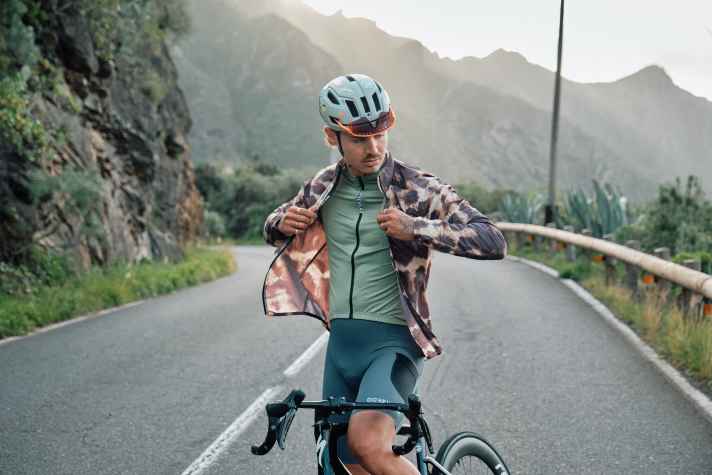 The Gorewear Spinshift Windbreaker