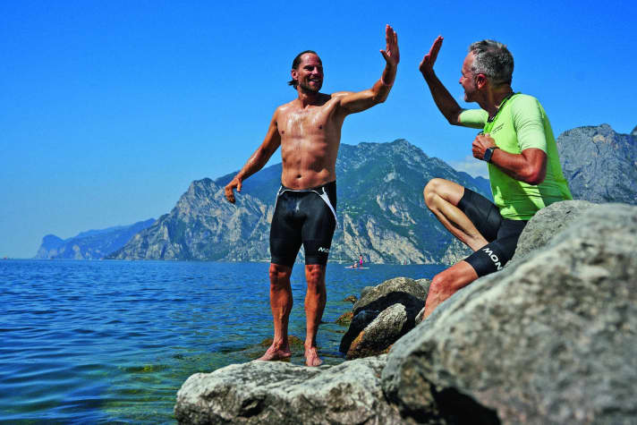 Hatten wir in der Nacht den Rhythmus Pedalieren/Futtern, stellen wir nun auf Trinken/Baden um.