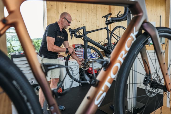 "At the latest when they hear my name, many racing bike enthusiasts remember my active time." ~ Kai Hundertmarck, former professional.
