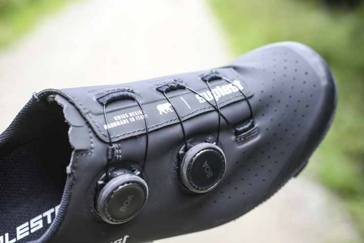 Les constructions de languettes qui se chevauchent chez Suplest et Shimano assurent un ajustement optimal