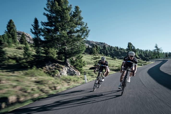 Downhill riding technique will be part of Joe Ramming's mountain camp at Lake Garda. Here he will also develop a good downhill flow.