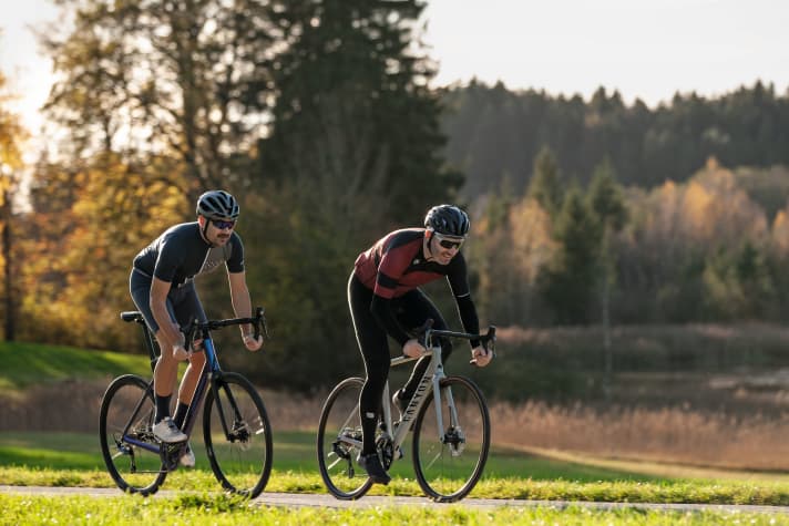 Canyon vs. Rose : le Reveal de Rose (à gauche) et l'Endurace de Canyon comptent parmi les meilleurs vélos de marathon sur le marché