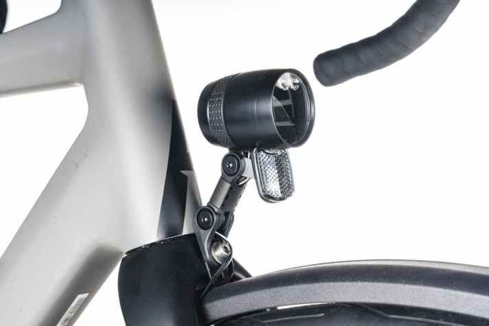 Detail Rose: With the high-quality Busch & Müller headlight, the Backroad has the best light.