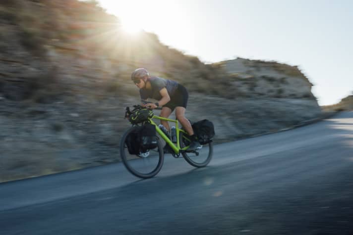 Thanks to its special geometry, the Adlar should ride like it's on rails when fully loaded - even off-road.