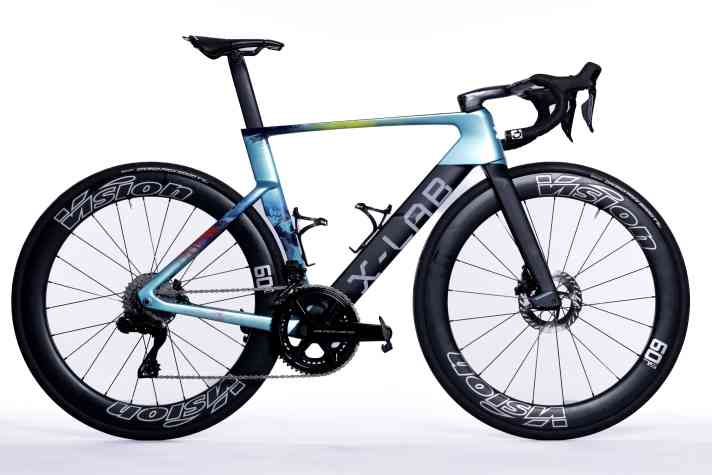 Une grande inconnue : même pour cette deuxième année chez Astana, on sait encore peu de choses sur les vélos du fabricant chinois X-LAB