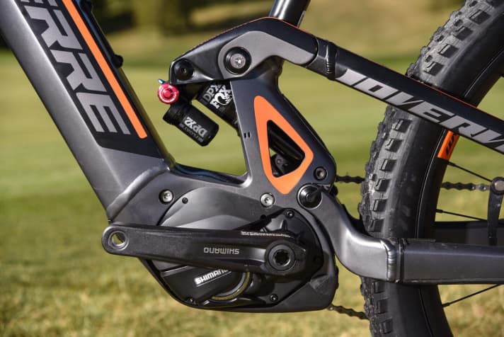   Depending on the configuration, the rear suspension elicits 140 or 160 millimetres of travel from the shock absorber and should have good braking traction.