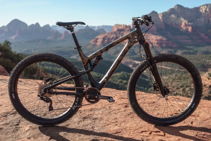   Bikepacking or adventure biking is and remains a niche market. But perhaps the unusual concept of the Sherpa really is the key to such a specialised mountain bike.